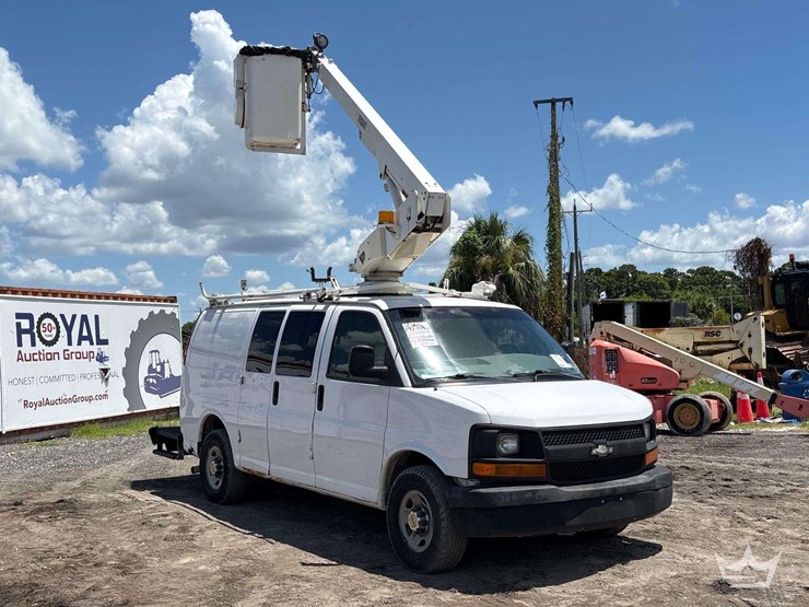 2006-chevrolet-express-3500-image-3