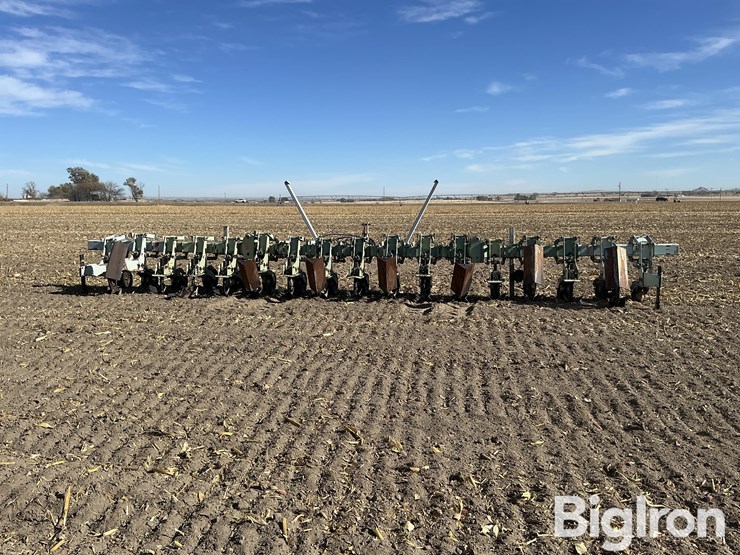 orthman-16r22"-ditcher/cultivator-w/-sleds-image-6