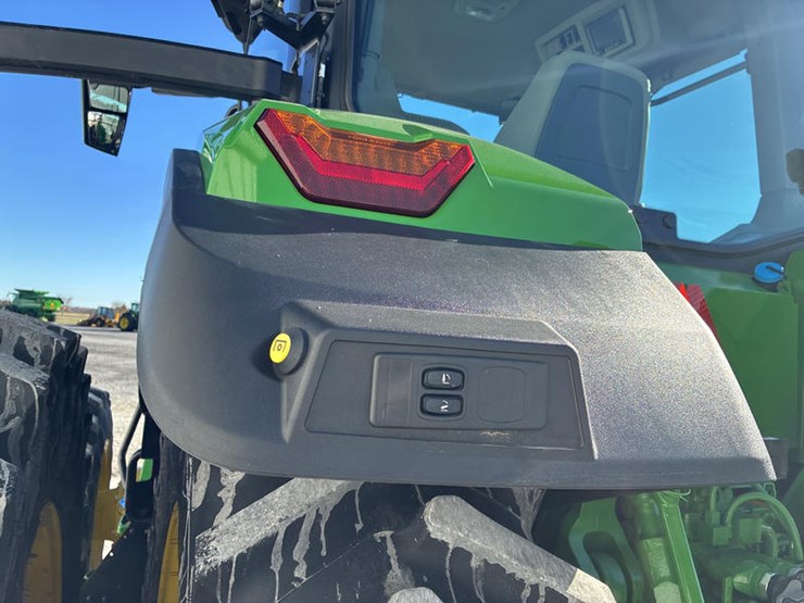 2024-john-deere-8r-410-image-28