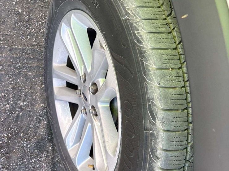 2017-ford-explorer-image-25