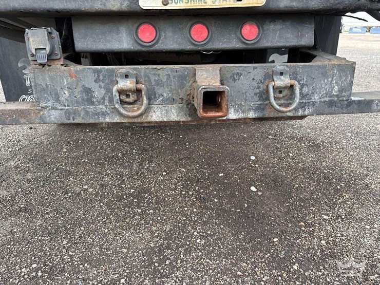 2008-isuzu-npr-image-12