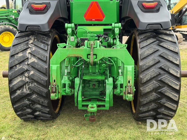 2022-john-deere-8rt-370-image-11