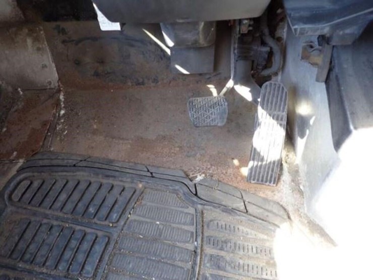 2008-freightliner-mt55-image-15