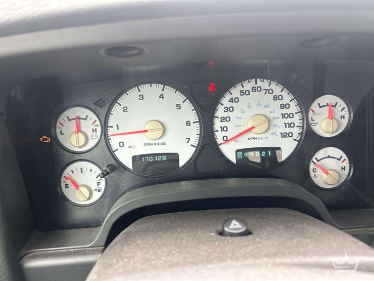 2004-dodge-ram-1500-image-11