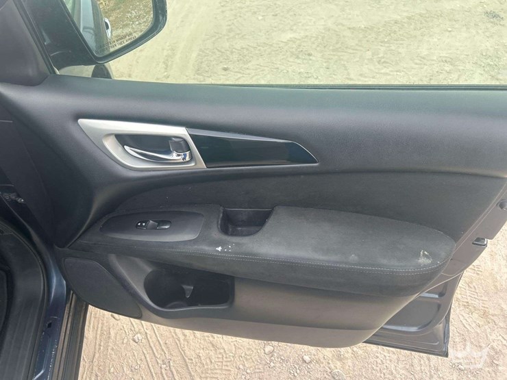 2015-nissan-pathfinder-image-26