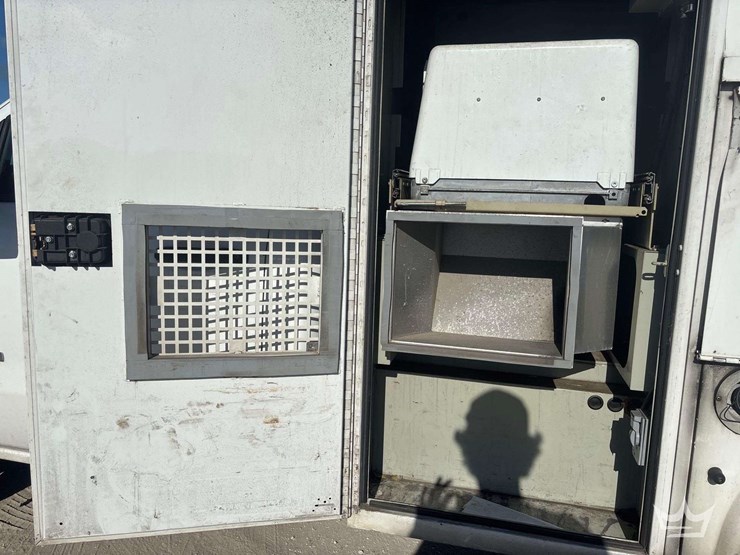 2015-chevrolet-silverado-3500hd-image-18