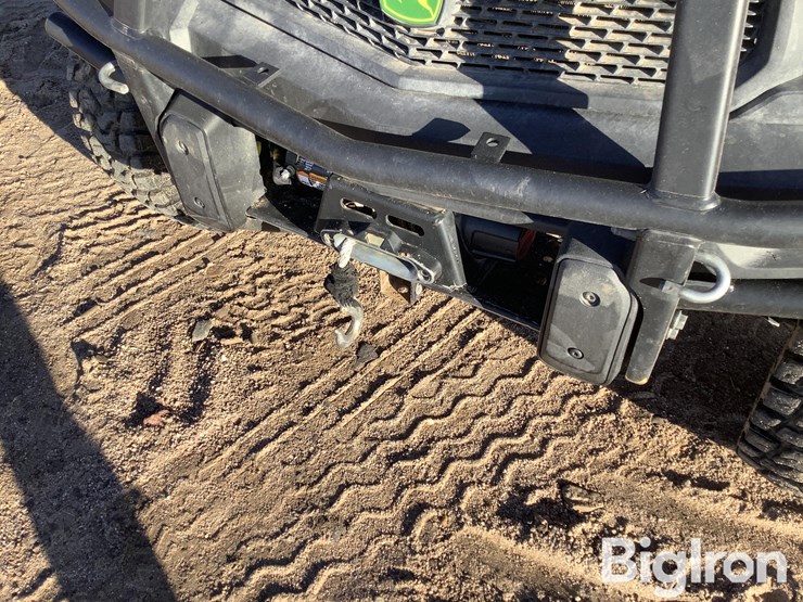 2023-john-deere-gator-image-9