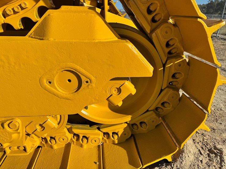 2019-caterpillar-d8t-image-8
