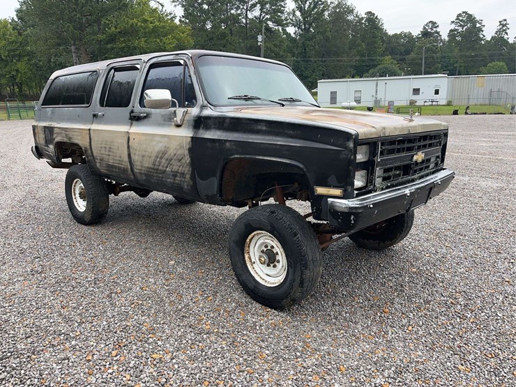 1985-chevrolet-suburban-image-10