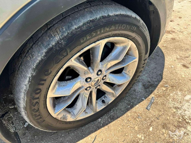 2011-ford-explorer-limited-image-27