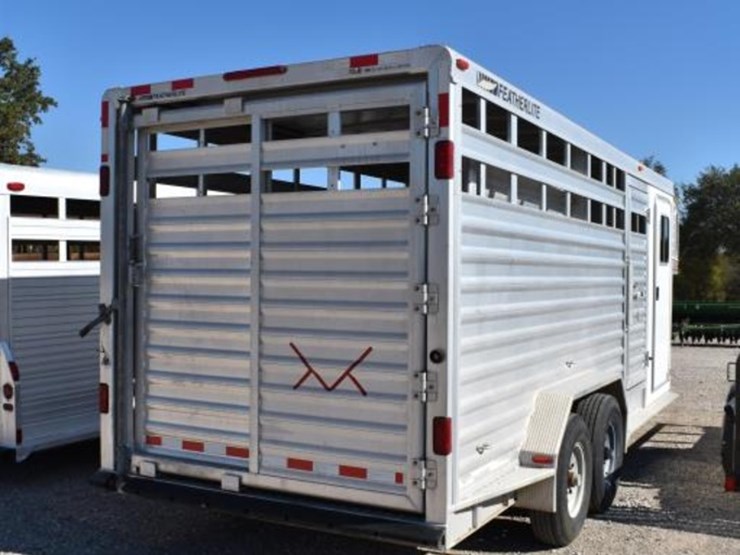 2009-6'-8"-featherlite-aluminum-livestock-trailer-w/-tack-room-(vin-#-4fg-b-image-7