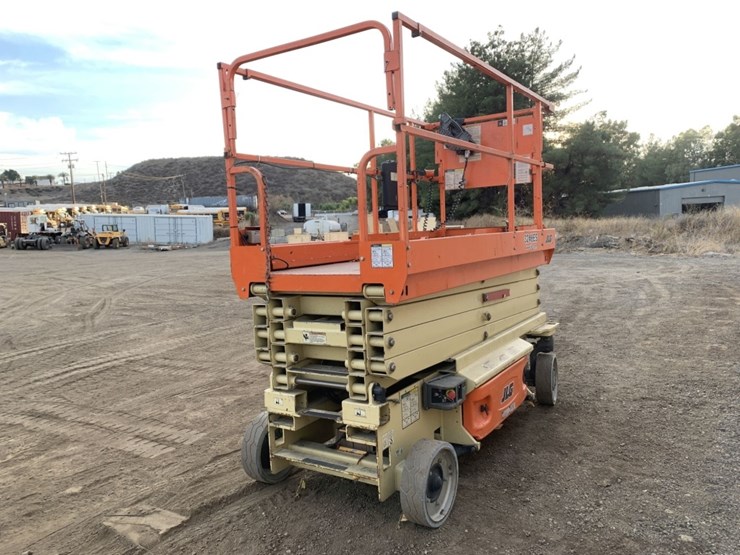 2018-jlg-3246es-image-3