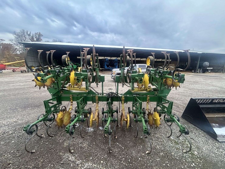 john-deere-85-image-1