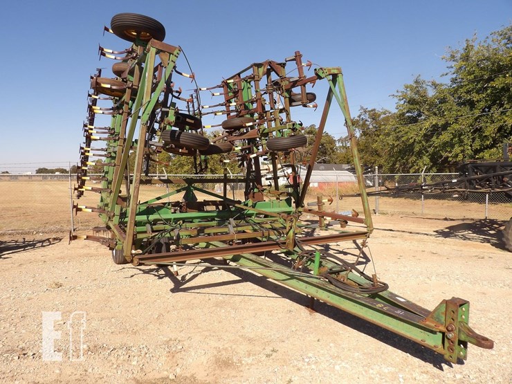 john-deere-1060-image-1