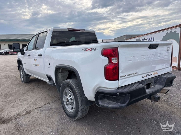 2021-chevrolet-silverado-2500hd-image-4