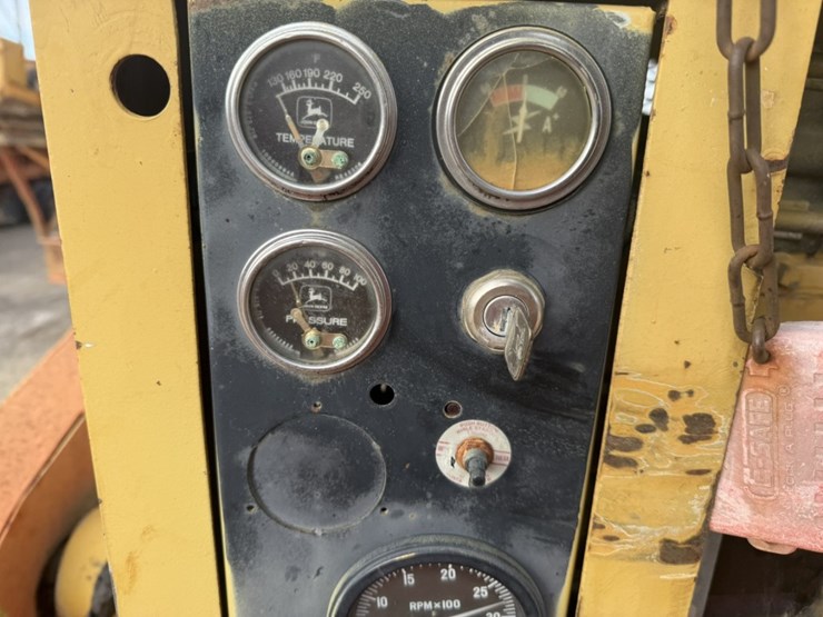 john-deere-8-image-39