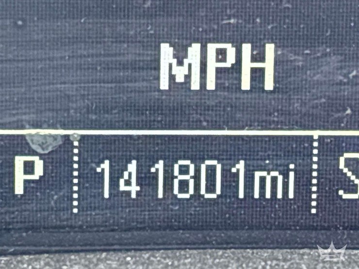 2015-chevrolet-silverado-3500hd-image-11