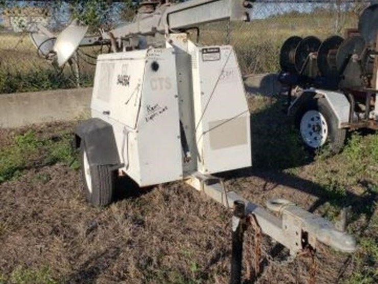 allmand-322pr008-mobile-light-tower/-does-work-image-1