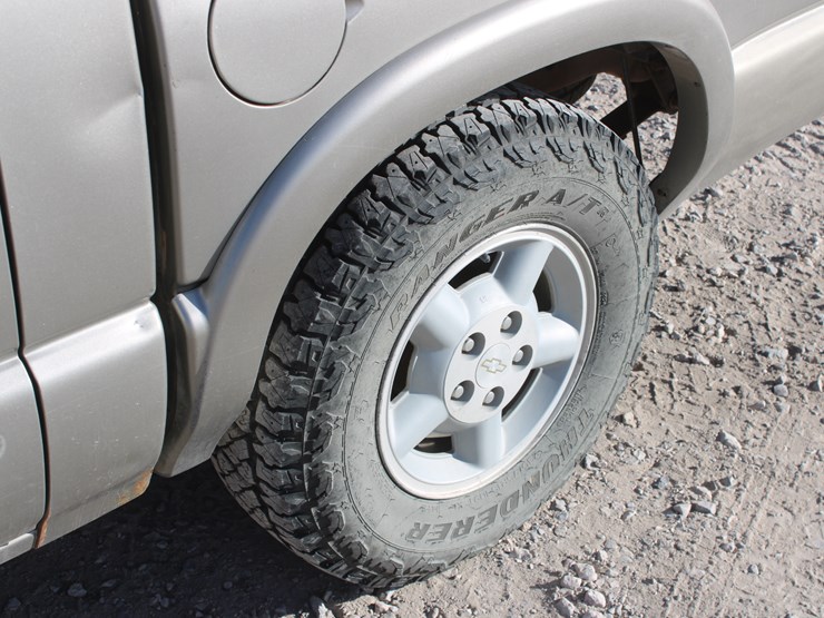 2004-chevrolet-s10-image-11