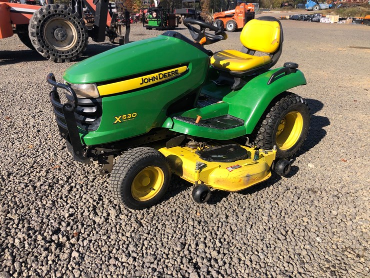 john-deere-x530-image-1