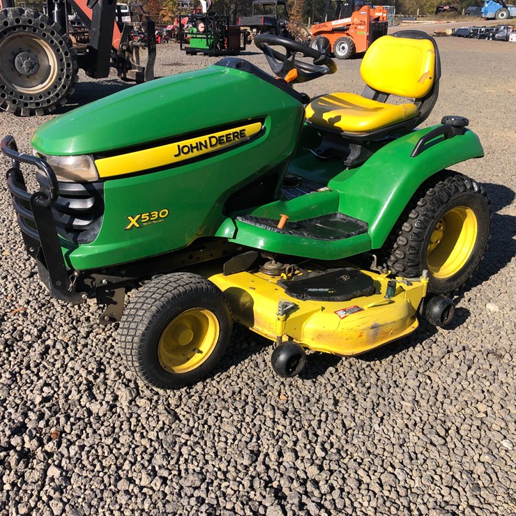 JOHN DEERE X530