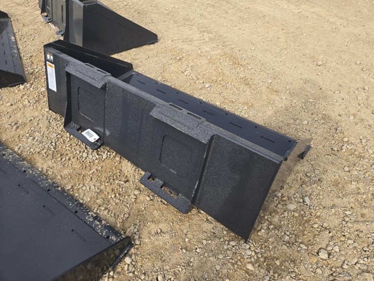 #5998-•-new-wolverine-track-duty-72"-bucket-lpb-11-72w-image-1