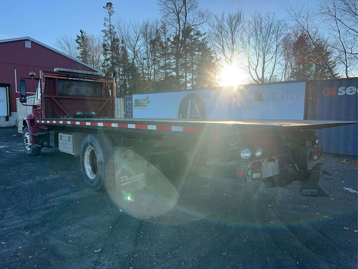 2004-international-4400-image-7