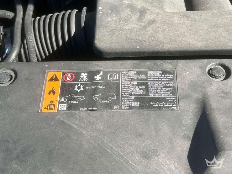 2017-chevrolet-tahoe-image-16