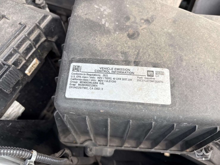 2021-chevrolet-silverado-2500hd-image-10