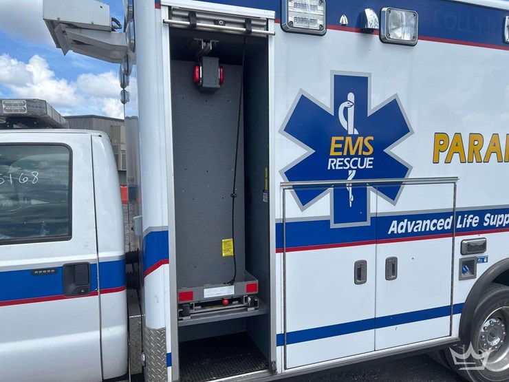 2013-ford-f550-image-16