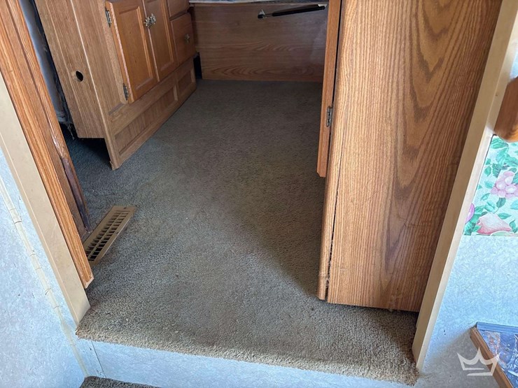 2004-fleetwood-wilderness-advantage-365-bsqs-38ft-t/a-5th-wheel-travel-trailer-image-19