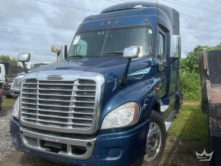 2017-freightliner-cascadia-125-image-42