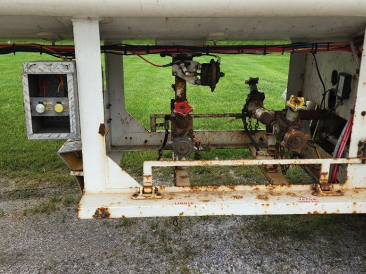 1979-lubbock-tanker-trailer-(lld1470)-image-8