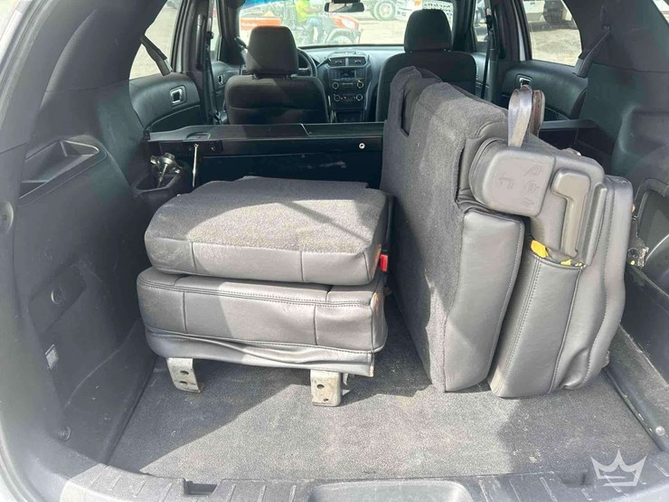 2017-ford-explorer-image-30