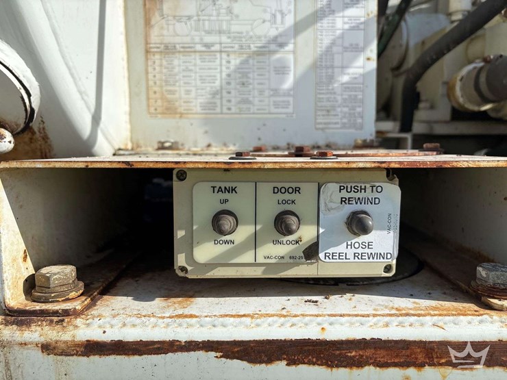 2009-international-7400-image-46