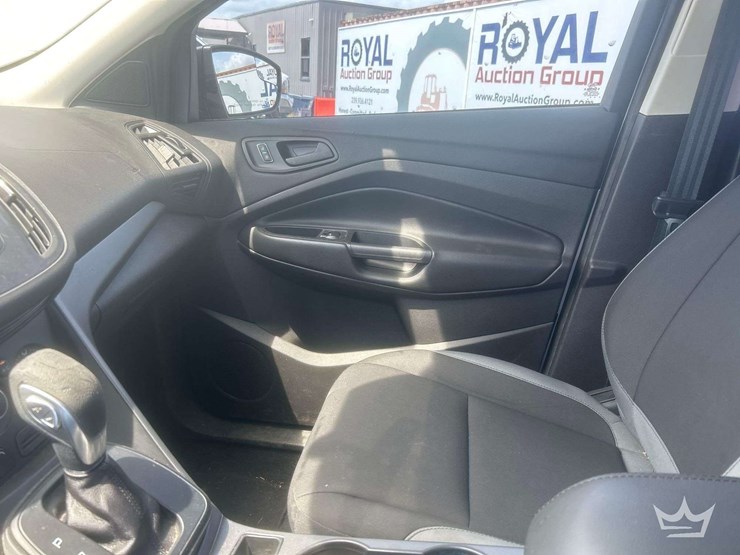 2015-ford-escape-image-16