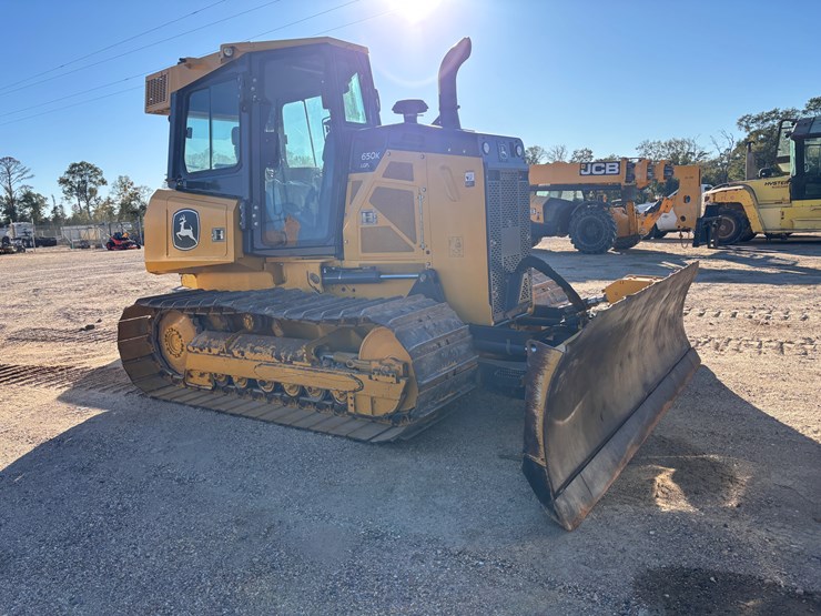 2022-deere-650k-lgp-image-5