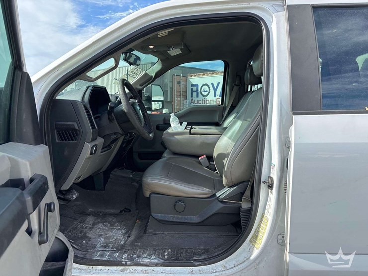 2017-ford-f550-image-12