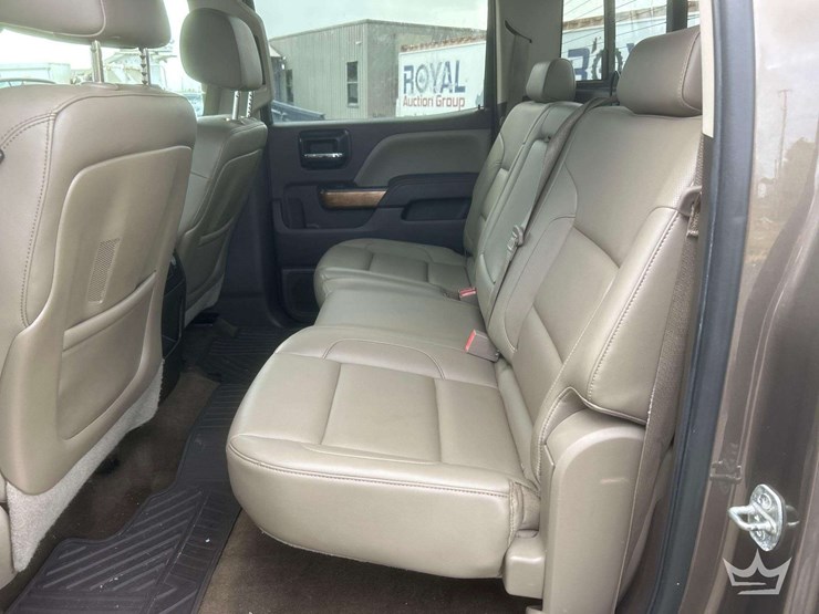 2014-chevrolet-silverado-4x4-crew-cab-pickup-truck-image-13