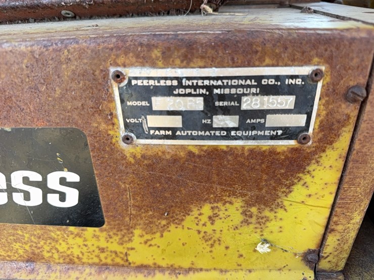 peerless-model-f20p5-roller-mill,-540-pto,-tires-are-flat-image-7