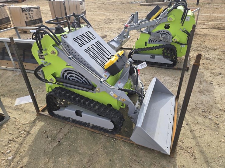 #6013-•-new-landhero-mini-skid-steer-loader-w/-tracks-image-3