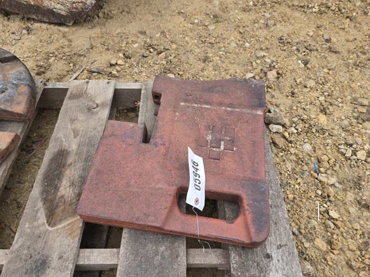 #5946-•-100#-stamped-ih-suitcase-weight-image-3