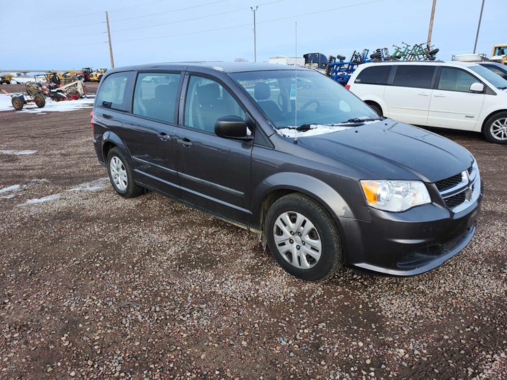 2015-dodge-grand-caravan-image-2