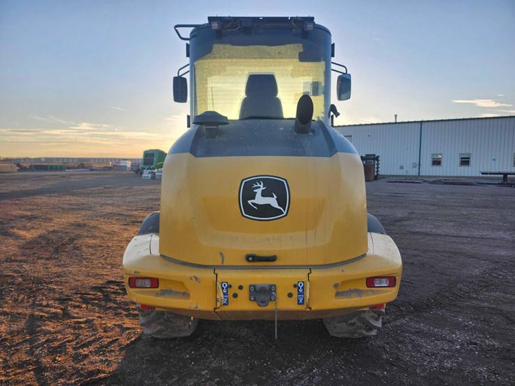 john-deere-324-image-8