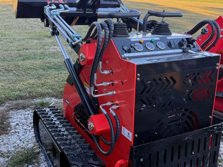 skid-steer-loader-image-4