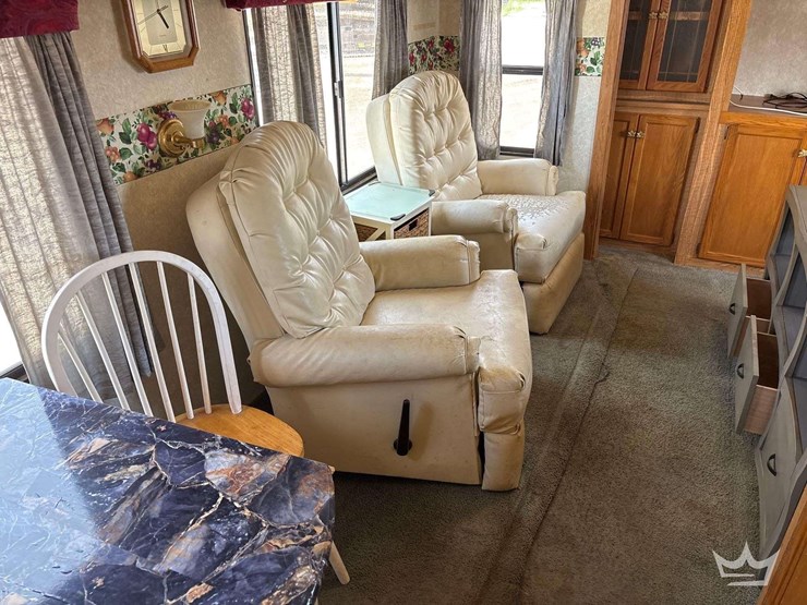 2004-fleetwood-wilderness-advantage-365-bsqs-38ft-t/a-5th-wheel-travel-trailer-image-33