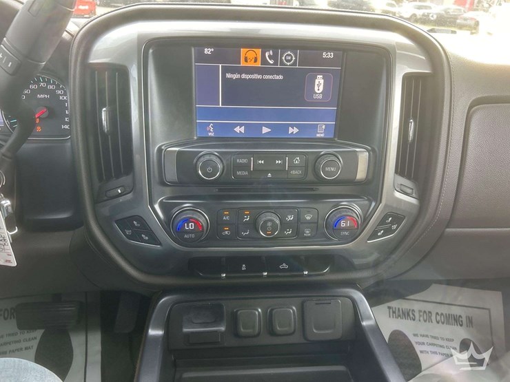 2014-chevrolet-silverado-4x4-crew-cab-pickup-truck-image-24