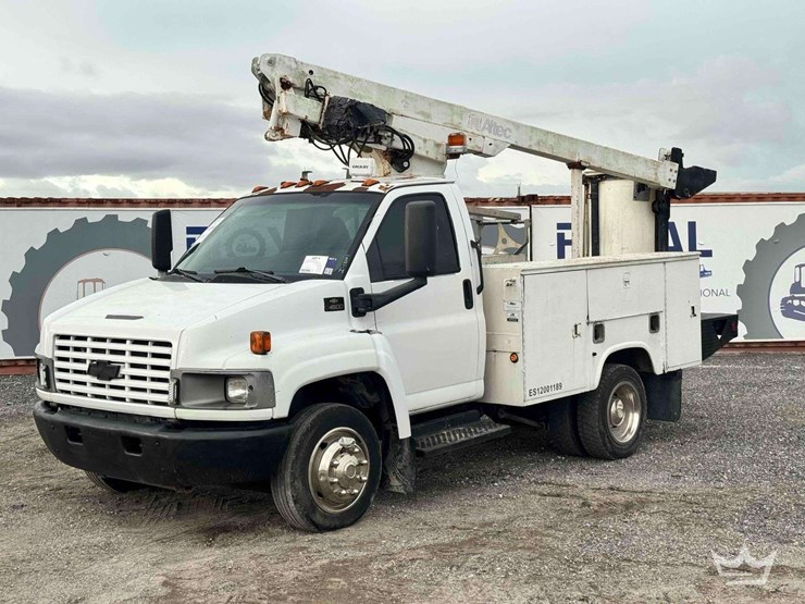 2005-chevrolet-c4500-altec-bucket-truck-image-1