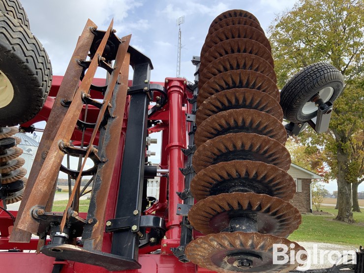 2025-mcfarlane-incite-tc-5124-drb-23'-5"-vertical-tillage-machine-image-16