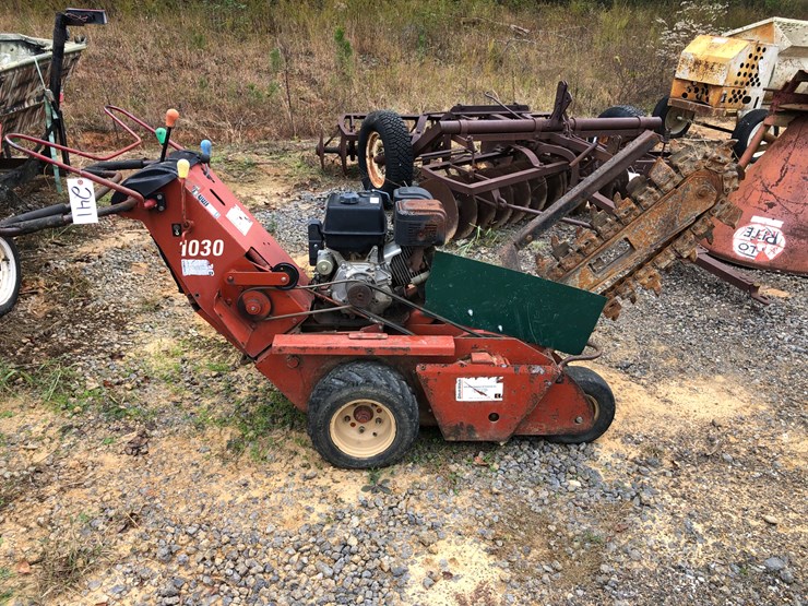 ditch-witch-1030-image-1